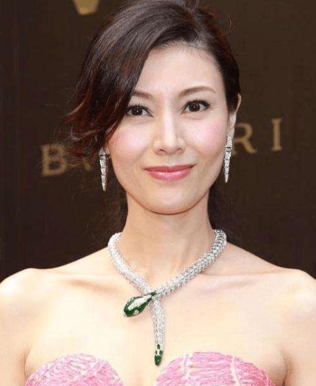 导演爆料李嘉欣视频大全,一场意外的娱乐圈风暴 第2张 导演爆料李嘉欣视频大全,一场意外的娱乐圈风暴 第2张